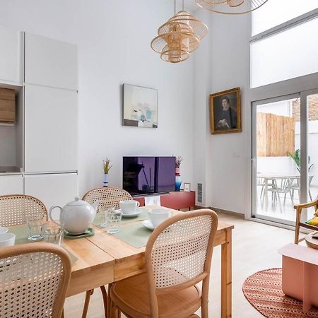 Pop Art Historia De Conde Negro Con Patio Privado Apartment Севиля Екстериор снимка