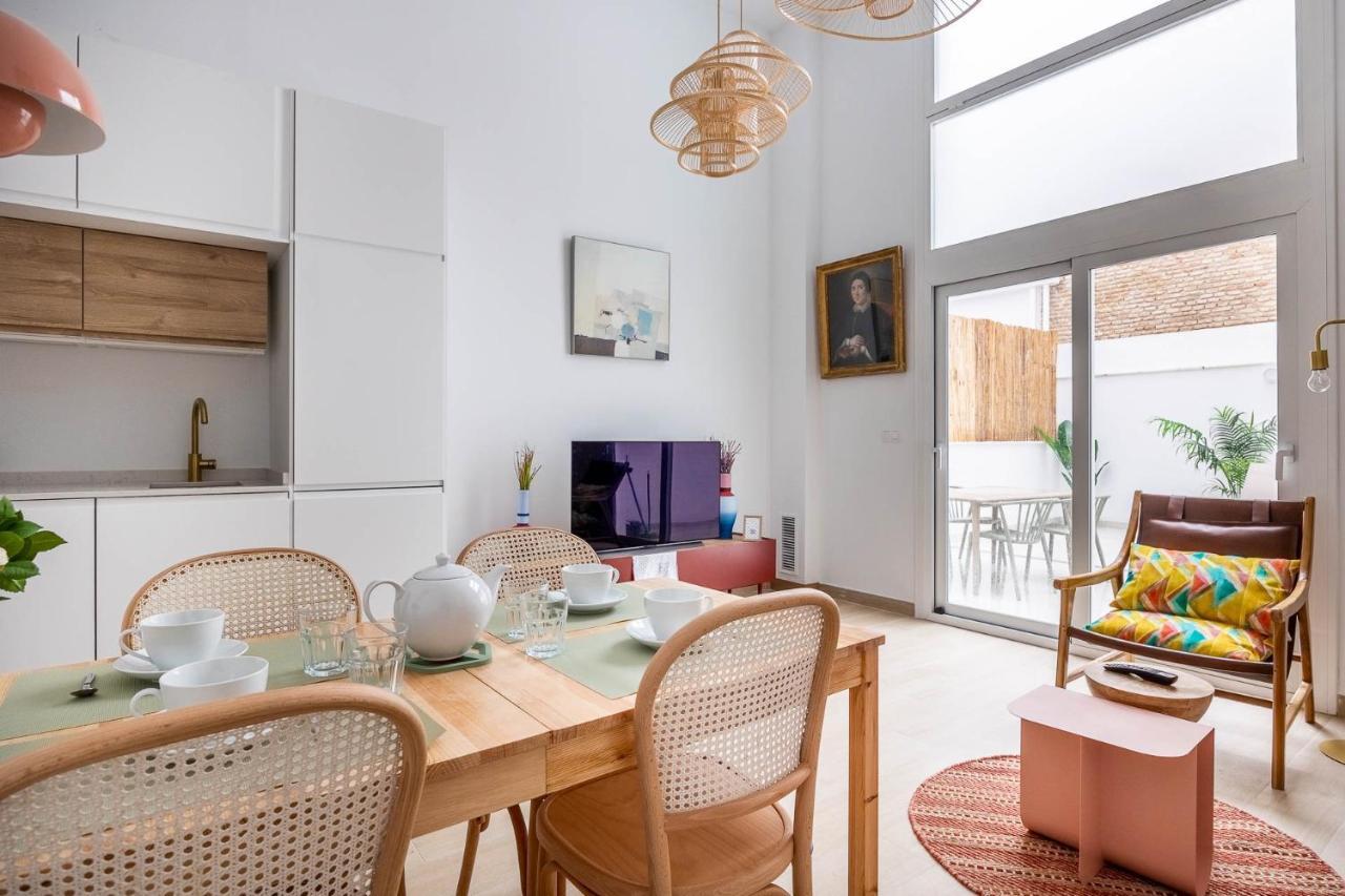 Pop Art Historia De Conde Negro Con Patio Privado Apartment Севиля Екстериор снимка